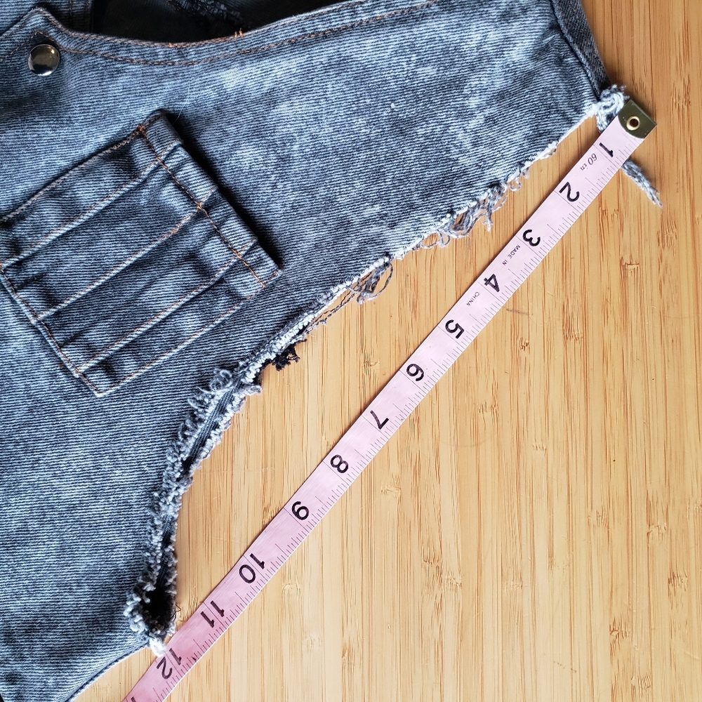 Handmade OOAK Grey Denim Jean Crop Acid Wash Vest Cobra Outlaw + Skull Skates - Picture 13 of 15